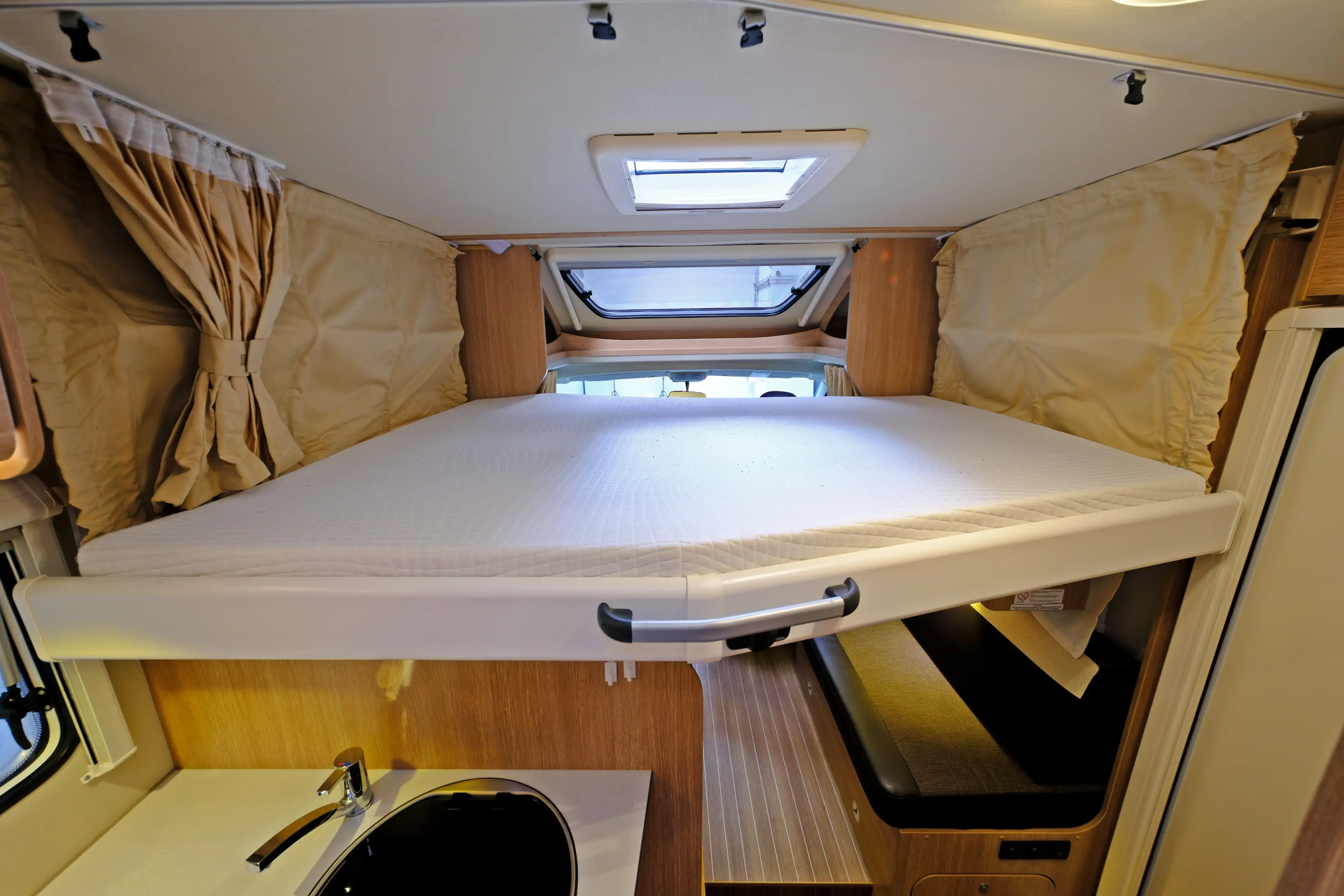 SUNLIGHT T 67